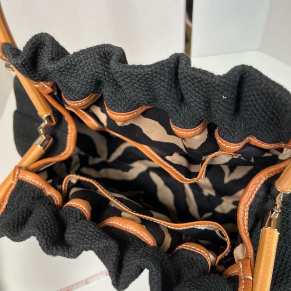 Kate Spade | Black Cotton Bag with Leather Trim and Wood Handles - Picture 12 of 12